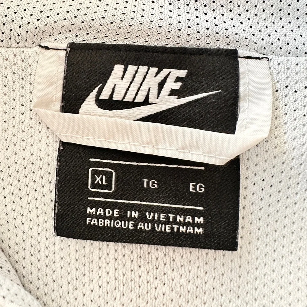 Nike Men's Navy and Cream Windbreaker Jacket Size XL - Picture 11 of 11
